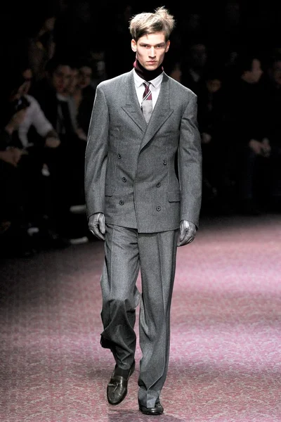 Look 14